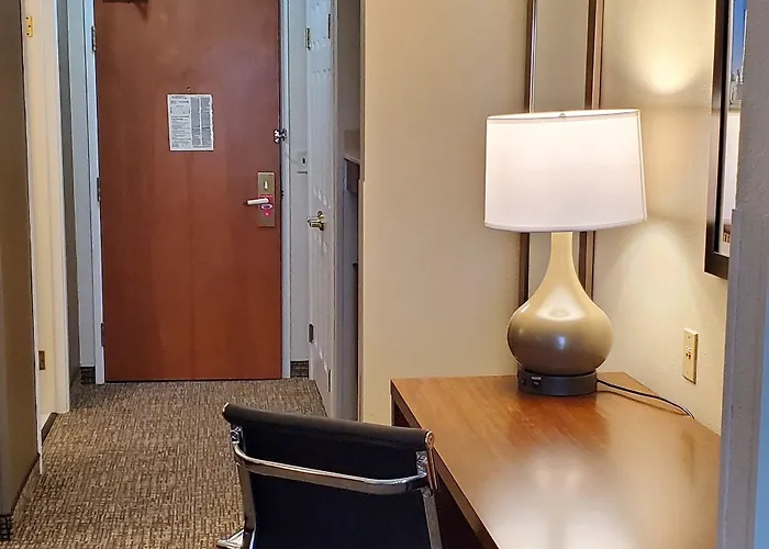 Comfort & Decatur-forsyth Hotel