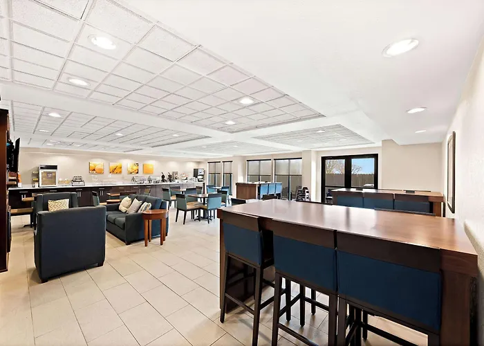 Comfort & Decatur-forsyth Hotel